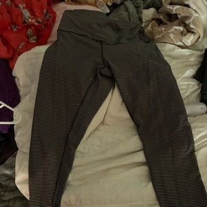 Worn once lulu lemon yoga/leggings large